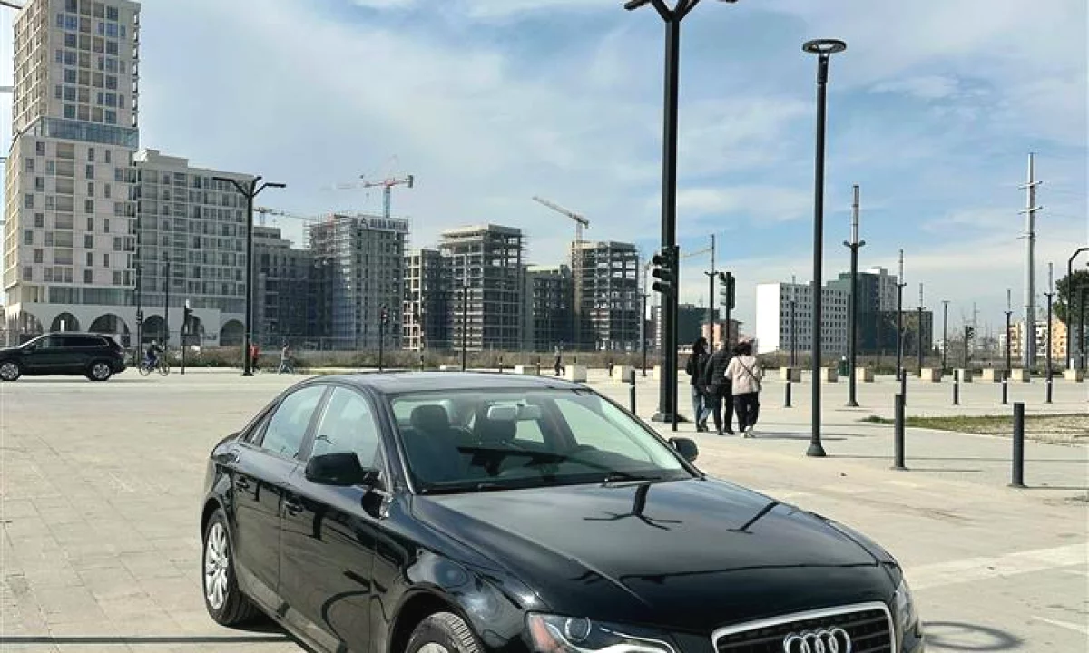 Auto in Vendita a Tirana, Audi, 2012 Benzine,Kambio Automatik Pagamento 6,000  Euro.