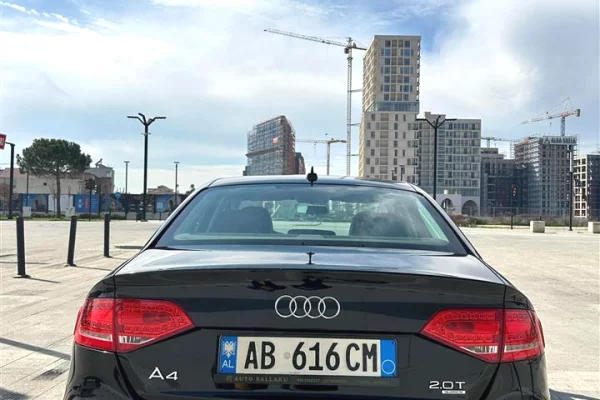 Auto in Vendita a Tirana, Audi, 2012 Benzine,Kambio Automatik Pagamento 6,000  Euro.