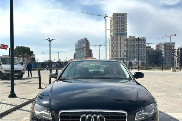 Auto in Vendita a Tirana, Audi, 2012 Benzine,Kambio Automatik Pagamento 6,000  Euro.
