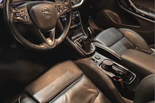 Auto in Vendita a Pristina - 14,000 Euro