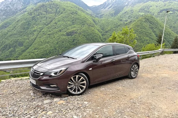 Auto in Vendita a Pristina - 14,000 Euro