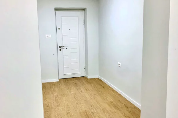  Jepet me qira ambient biznesi per zyra – 36 m2