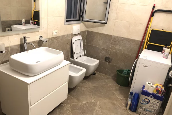 Shtepi me qera Apartament ne Vlore, 2+1, Mobilimi E mobiluar, Pagesa 65,000  Leke.