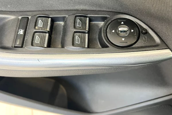 Auto in Vendita a Tirana, Ford, 2012 Diesel,Kambio Automatik Pagamento 6,900  Euro.