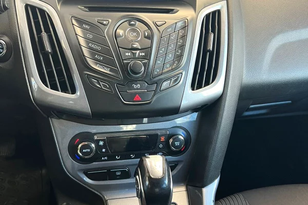 Auto in Vendita a Tirana, Ford, 2012 Diesel,Kambio Automatik Pagamento 6,900  Euro.