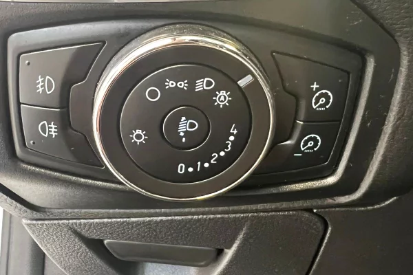 Auto in Vendita a Tirana, Ford, 2012 Diesel,Kambio Automatik Pagamento 6,900  Euro.