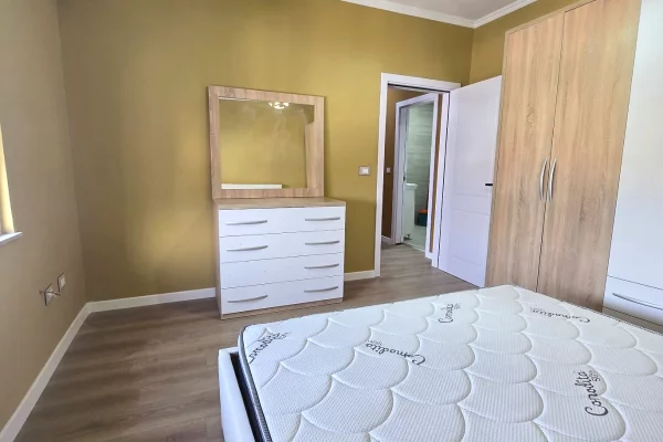 Shtepi me qera Apartament ne Tirane, 2+1, Mobilimi E mobiluar, Pagesa 70,000  Leke.