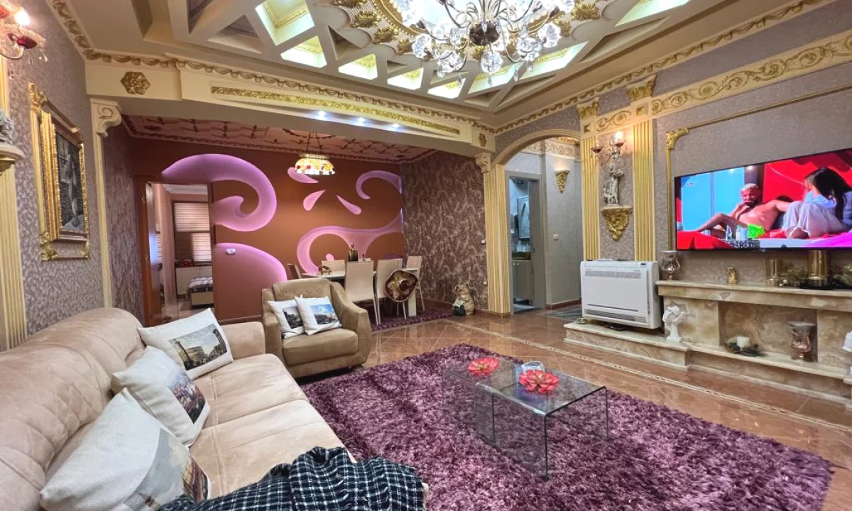 Shtepi ne shitje Apartament ne Tirane, 3+1, Mobilimi E mobiluar, Pagesa 240,000  Euro.