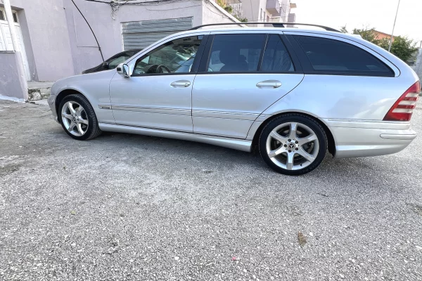 Auto in Vendita a Lushnja, Mercedes-Benz, 2007 Diesel,Kambio Automatik Pagamento 3,700  Euro.