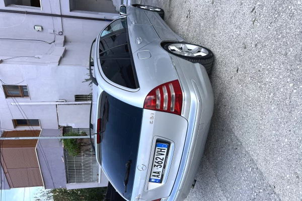Auto in Vendita a Lushnja, Mercedes-Benz, 2007 Diesel,Kambio Automatik Pagamento 3,700  Euro.