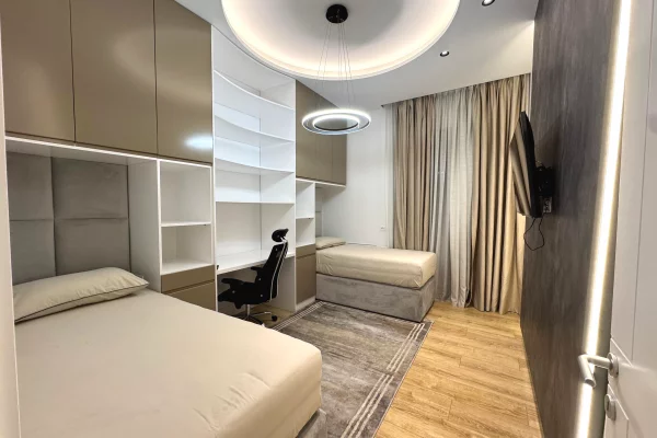 Shtepi ne shitje Apartament ne Tirane, 2+1, Mobilimi E mobiluar, Pagesa 330,001  Euro.