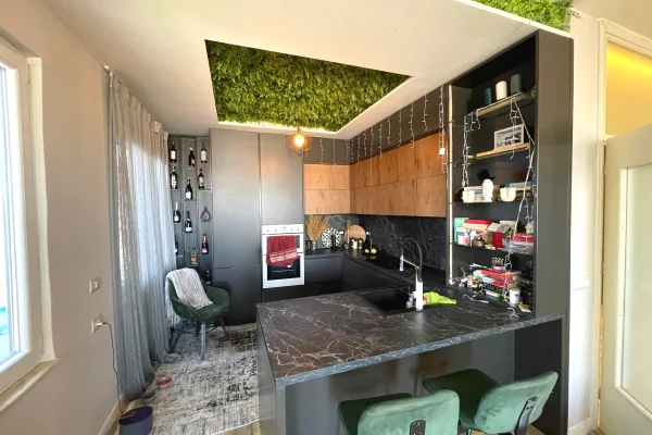 Appartamento in vendita a Tirana 2+1, Arredato