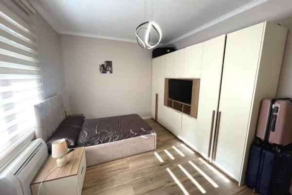 Appartamento in vendita a Tirana 2+1, Arredato