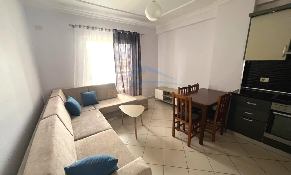 Shtepi me qera Apartament ne Tirane, 2+1, Mobilimi E mobiluar, Pagesa 600  Euro.