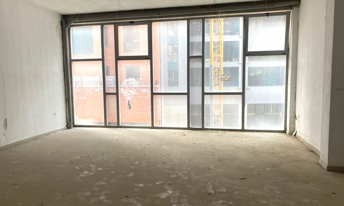 Shitet, Ambient, Paskuqan, Tirane  Empire64735