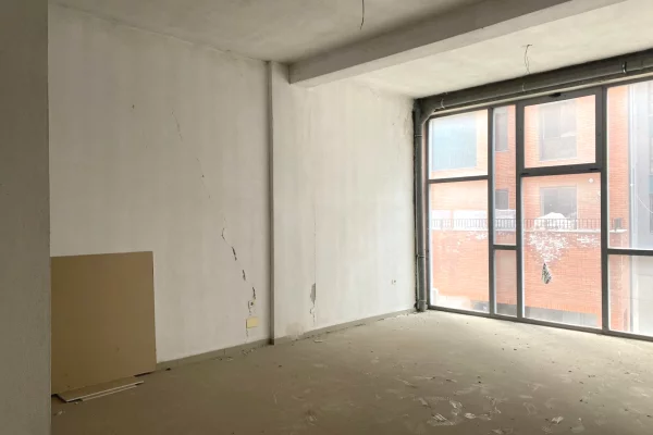 Shitet, Ambient, Paskuqan, Tirane  Empire64735