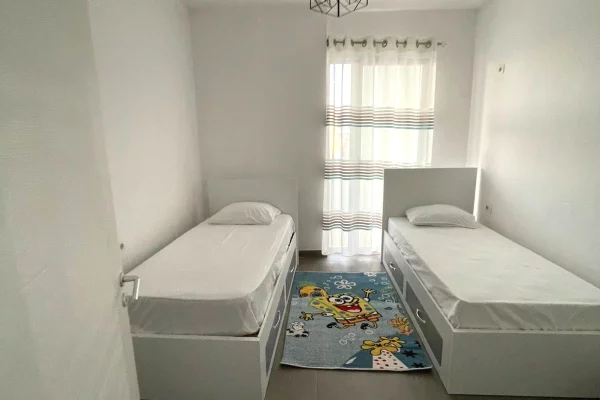 Shtepi ne shitje Apartament ne Tirane, 2+1, Mobilimi E mobiluar, Pagesa 110,000,000  Euro.