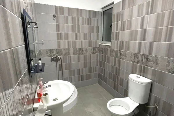 Shtepi ne shitje Apartament ne Tirane, 2+1, Mobilimi E mobiluar, Pagesa 110,000,000  Euro.