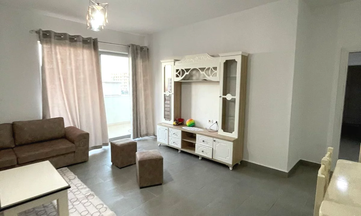 Shtepi ne shitje Apartament ne Tirane, 2+1, Mobilimi E mobiluar, Pagesa 110,000,000  Euro.