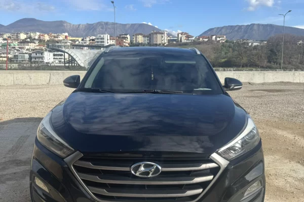 Shitet Hyundai Tucson 1.7 Nafte 