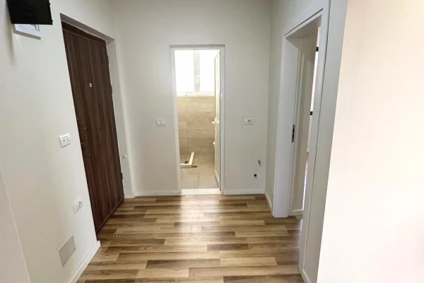 Shtepi ne shitje Apartament ne Tirane, 2+1, Mobilimi E mobiluar, Pagesa 155,000  Euro.