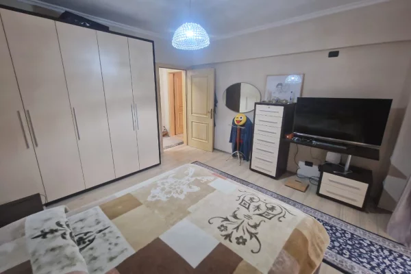 Shtepi ne shitje Apartament ne Tirane, 2+1, Mobilimi E mobiluar, Pagesa 400,000  Euro.