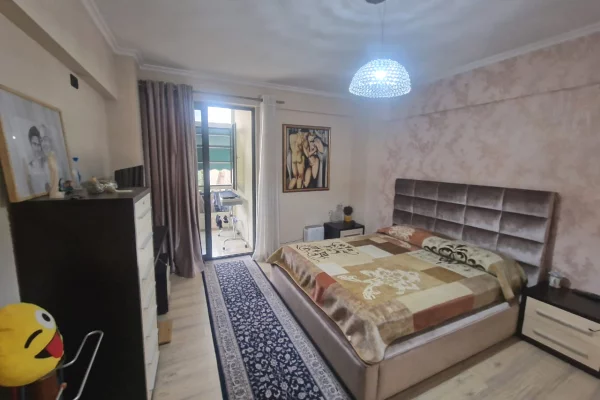 Shtepi ne shitje Apartament ne Tirane, 2+1, Mobilimi E mobiluar, Pagesa 400,000  Euro.