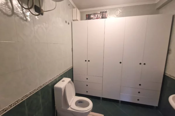 Shtepi ne shitje Apartament ne Tirane, 2+1, Mobilimi E mobiluar, Pagesa 400,000  Euro.