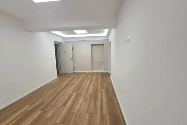Shtepi ne shitje Apartament ne Tirane, 2+1, Mobilimi Bosh, pa mobiluar, Pagesa 149,000  Euro.