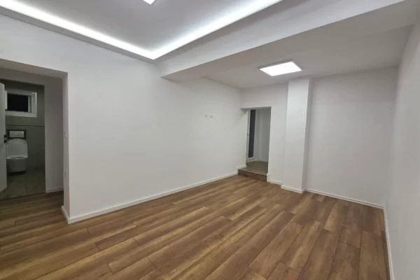 Shtepi ne shitje Apartament ne Tirane, 2+1, Mobilimi Bosh, pa mobiluar, Pagesa 149,000  Euro.