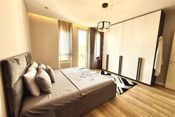 Shtepi ne shitje Apartament ne Tirane, 2+1, Mobilimi E mobiluar, Pagesa 285,000  Euro.