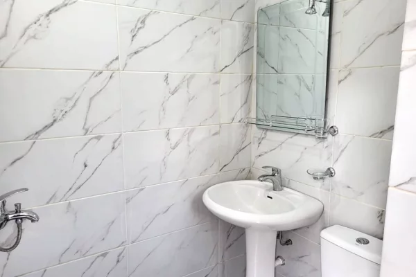 Shtepi me qera Shtepi Private ne Tirane, 1+1, Mobilimi E mobiluar, Pagesa 40,000  Leke.