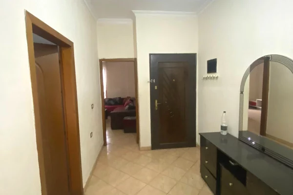Shtepi ne shitje Apartament ne Tirane, 1+1, Mobilimi E mobiluar, Pagesa 123,000  Euro.