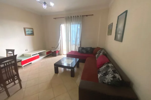 Shtepi ne shitje Apartament ne Tirane, 1+1, Mobilimi E mobiluar, Pagesa 123,000  Euro.