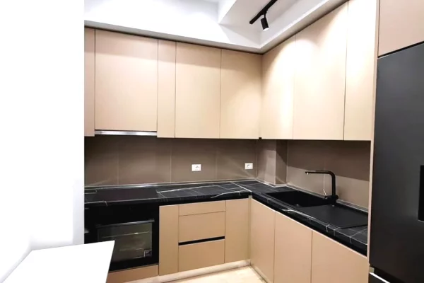 Shtepi ne shitje Apartament ne Tirane, 2+1, Mobilimi E mobiluar, Pagesa 265,000  Euro.