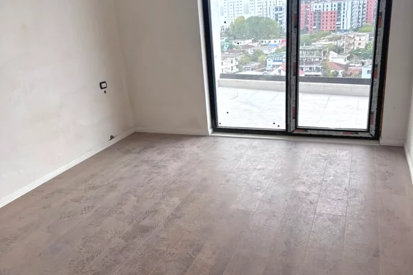 Shtepi ne shitje Apartament ne Tirane, 1+1, Mobilimi Bosh, pa mobiluar, Pagesa 127,000  Euro.