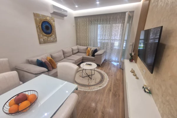 Shtepi ne shitje Apartament ne Tirane, 2+1, Mobilimi E mobiluar, Pagesa 280,000  Euro.