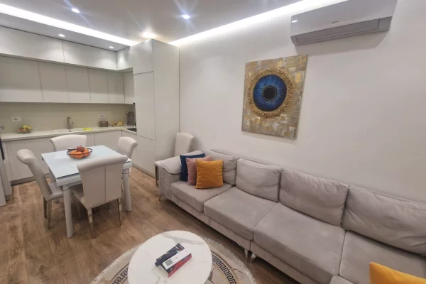 Shtepi ne shitje Apartament ne Tirane, 2+1, Mobilimi E mobiluar, Pagesa 280,000  Euro.