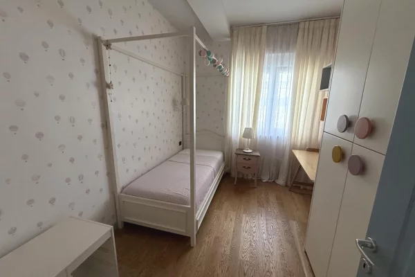 Shtepi ne shitje Vila Luksoze ne Tirane, 3+1, Mobilimi E mobiluar, Pagesa 430,000  Euro.