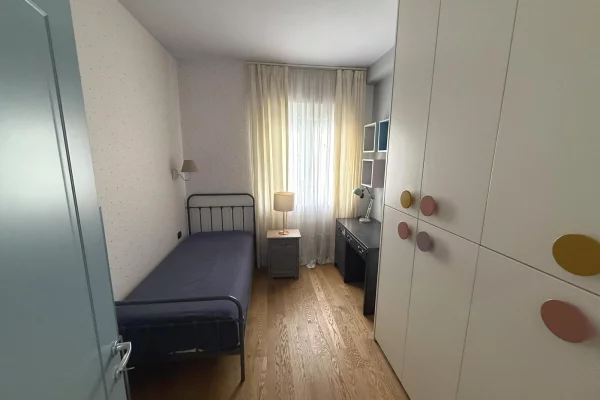 Shtepi ne shitje Vila Luksoze ne Tirane, 3+1, Mobilimi E mobiluar, Pagesa 430,000  Euro.