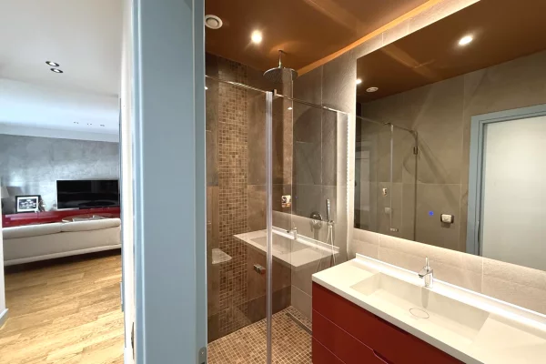 Shtepi ne shitje Vila Luksoze ne Tirane, 3+1, Mobilimi E mobiluar, Pagesa 430,000  Euro.