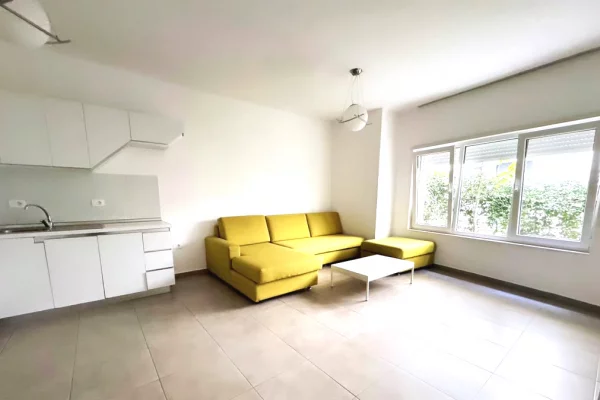 Shtepi ne shitje Apartament ne Tirane, 1+1, Mobilimi E mobiluar, Pagesa 129,000  Euro.