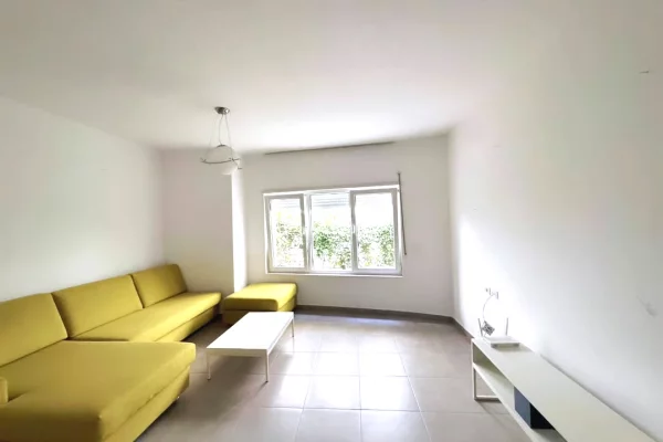 Shtepi ne shitje Apartament ne Tirane, 1+1, Mobilimi E mobiluar, Pagesa 129,000  Euro.