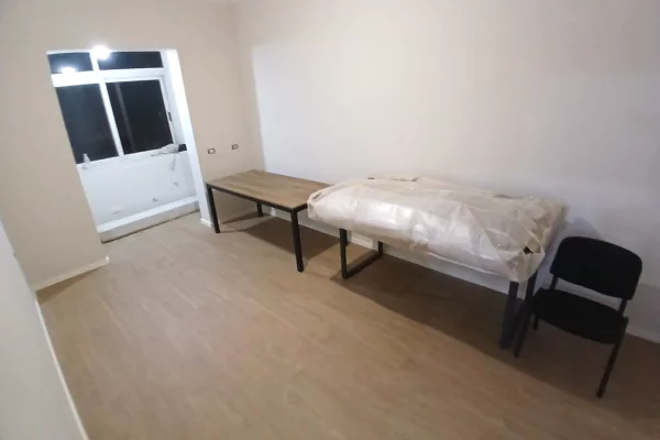 Shtepi me qera Apartament ne Tirane, 2+1, Mobilimi Bosh, pa mobiluar, Pagesa 550  Euro.