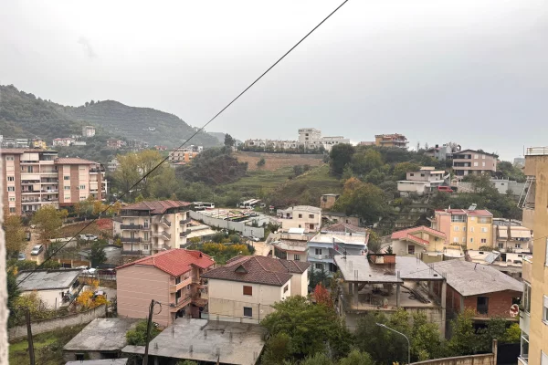 Shtepi me qera Apartament ne Tirane, 1+1, Mobilimi E mobiluar, Pagesa 450  Euro.