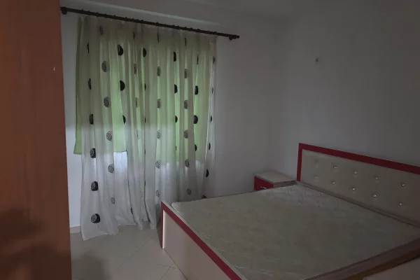 Shtepi me qera Apartament ne Tirane, 1+1, Mobilimi E mobiluar, Pagesa 450  Euro.