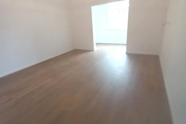 Shtepi ne shitje Apartament ne Tirane, Garsoniere, Mobilimi E mobiluar, Pagesa 78,000  Euro.