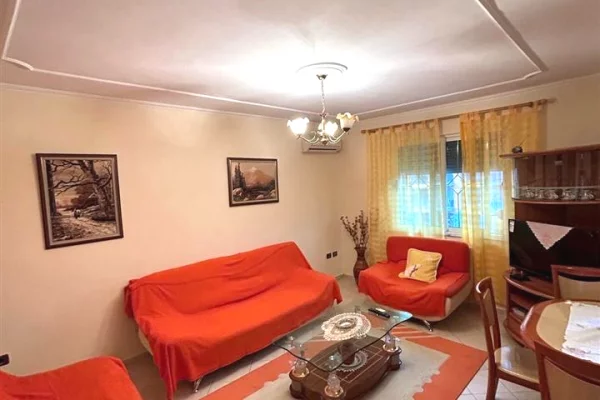 Shtepi me qera Apartament ne Tirane, 2+1, Mobilimi E mobiluar, Pagesa 48,000  Leke.
