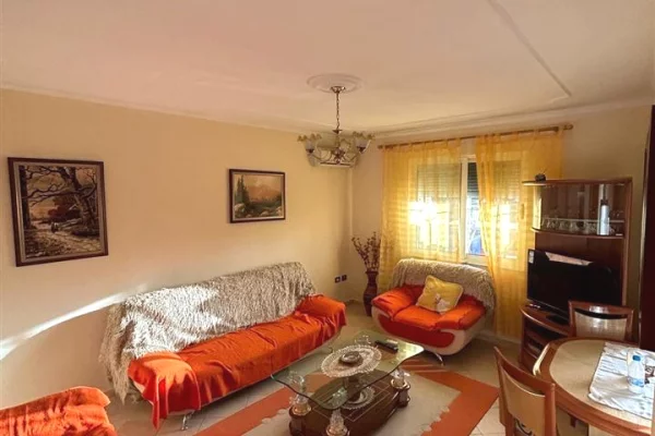 Shtepi me qera Apartament ne Tirane, 2+1, Mobilimi E mobiluar, Pagesa 48,000  Leke.