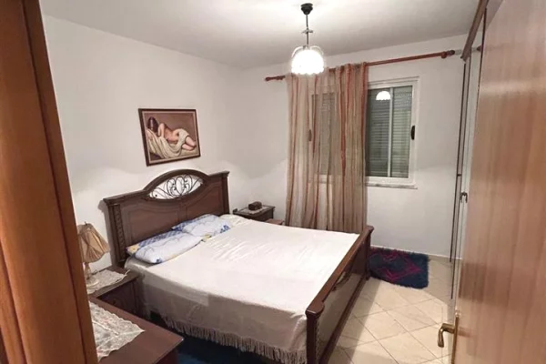 Qera tek vorri bomit